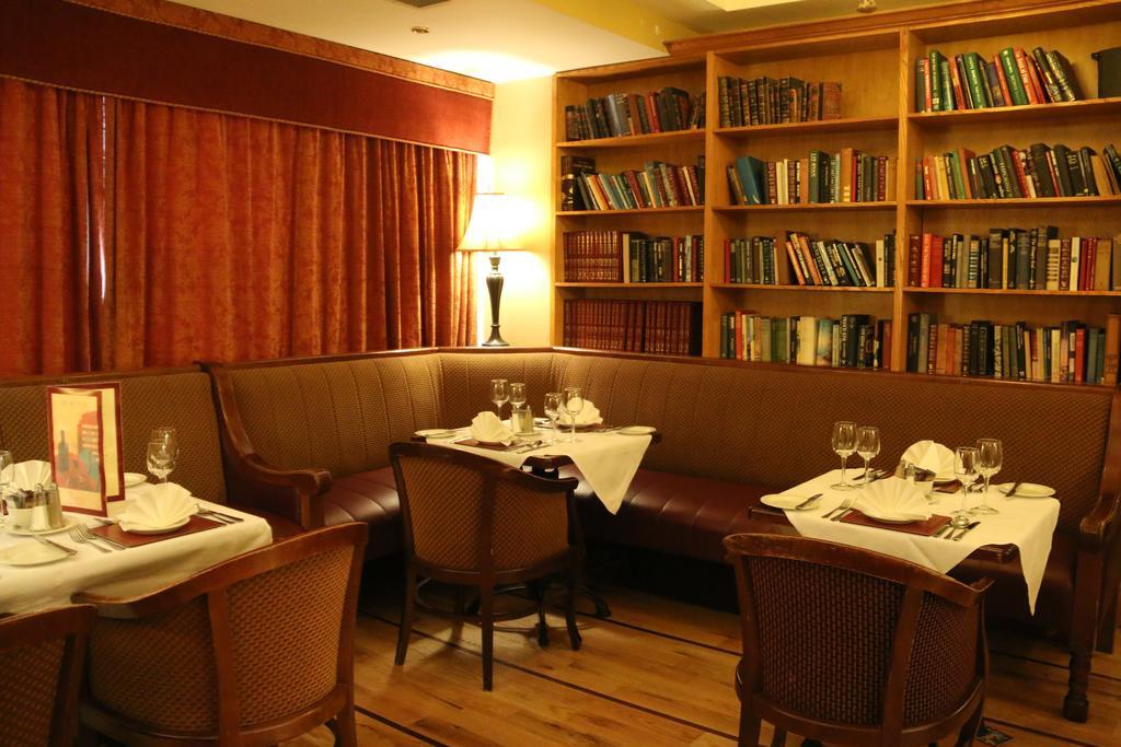 Gullane'S Hotel Ballinasloe Εξωτερικό φωτογραφία